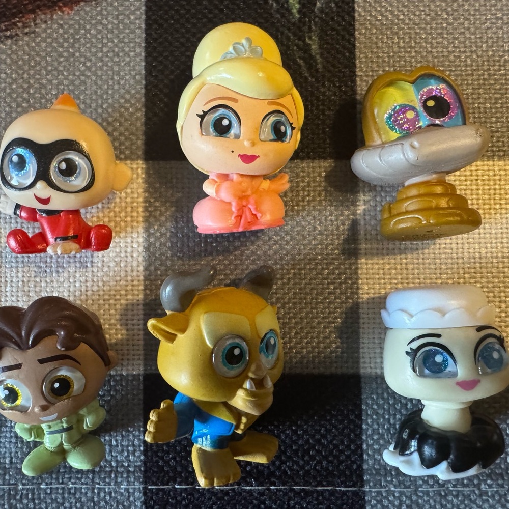 Disney Doorables lot of 6 figures